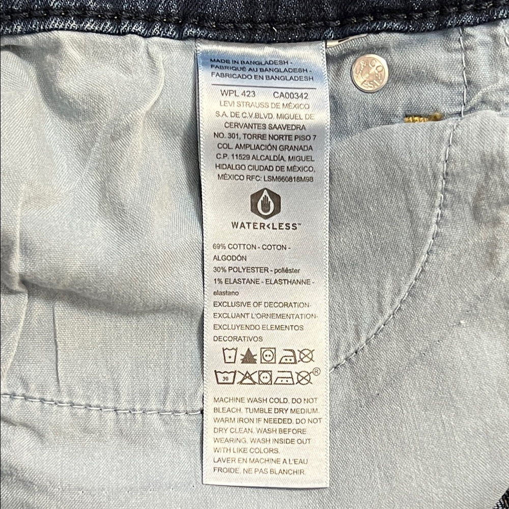 Signature by Levi's Strauss Women's Bermuda Shorts Size 8 W29 Blue Denim - Picture 6 of 13